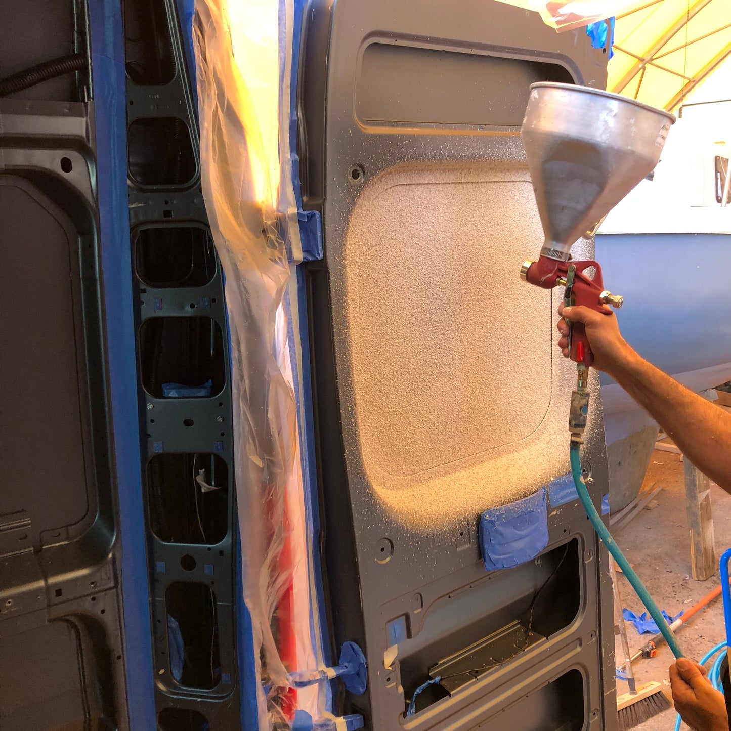Enduit isolant écologique en liège SOLIEGE – Isolation thermique & phonique pour van et fourgon aménagé