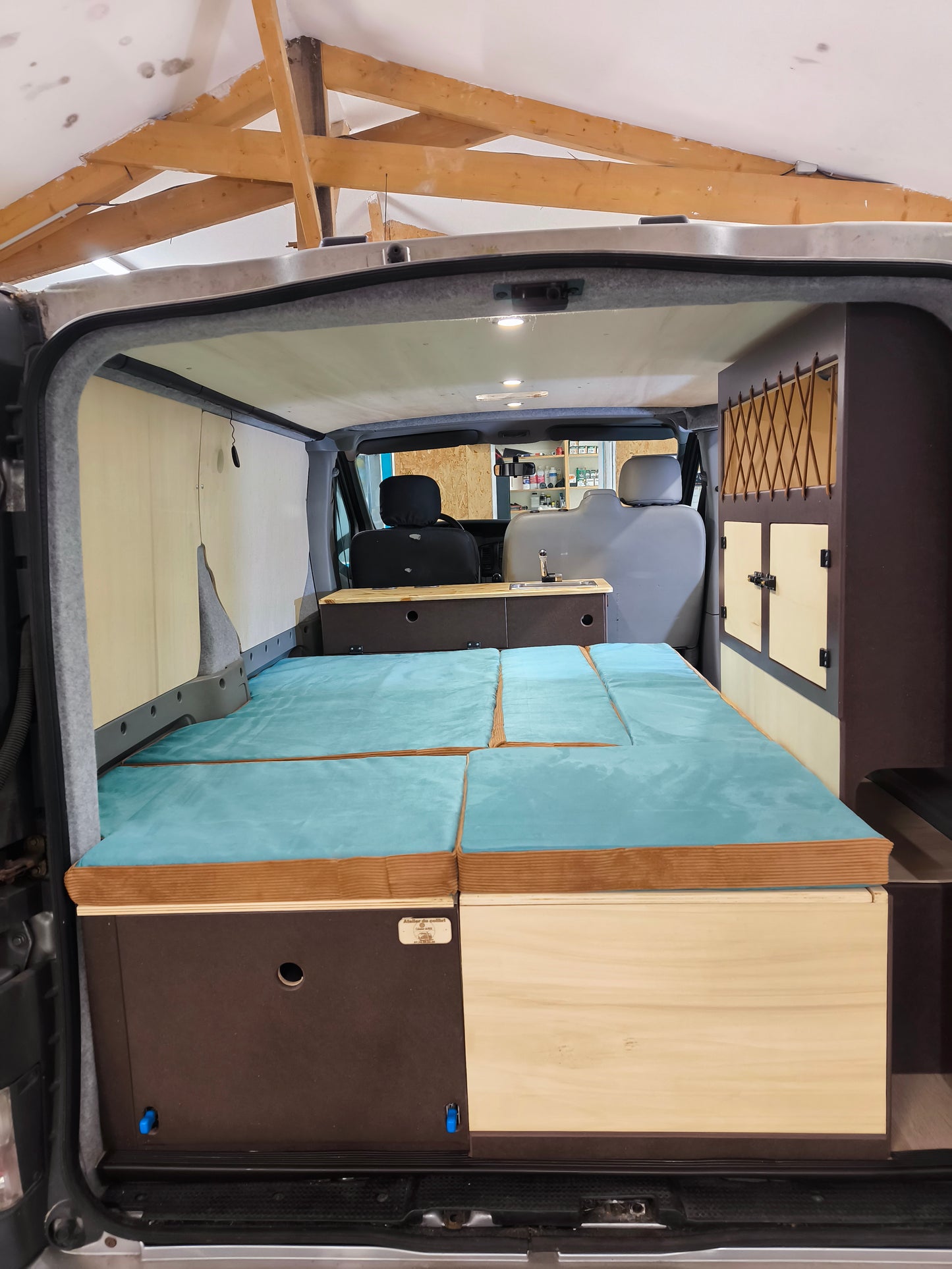 🛏️ Housses & Mousses sur mesure – Confort et qualité pour tous vos lits de van